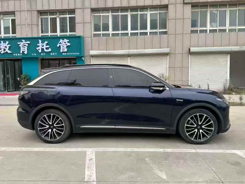 济宁21年零跑汽车C117