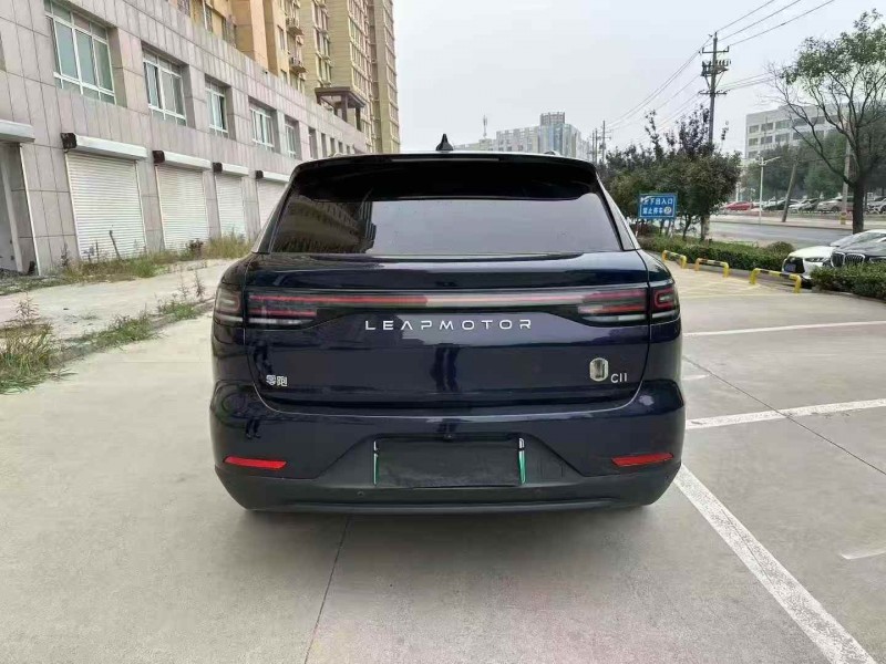 济宁21年零跑汽车C119