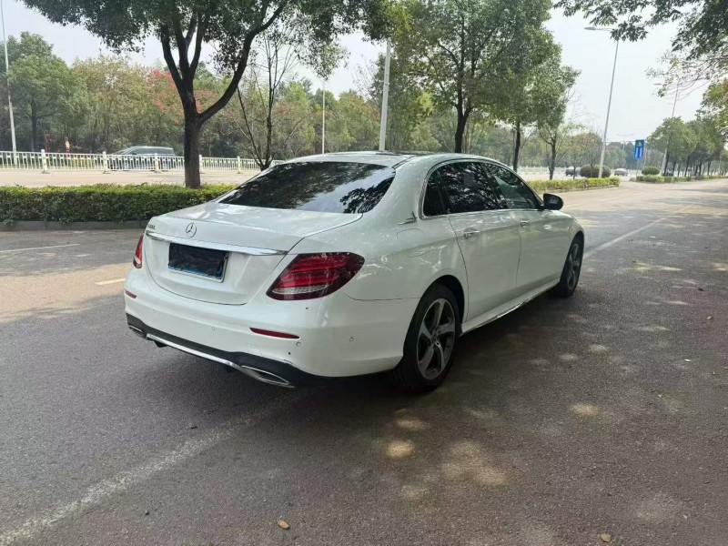 娄底19年奔驰E8