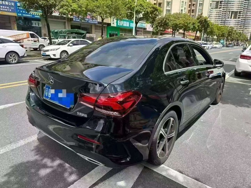广州23年奔驰A8