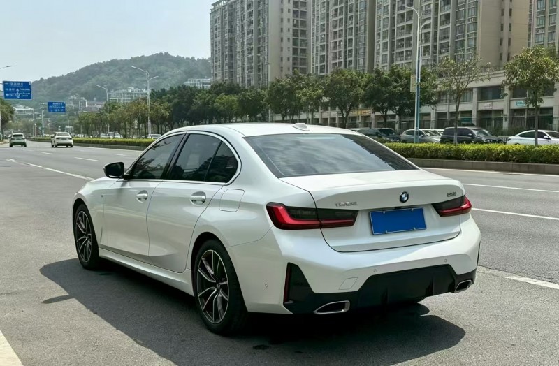 广州25年宝马3系8
