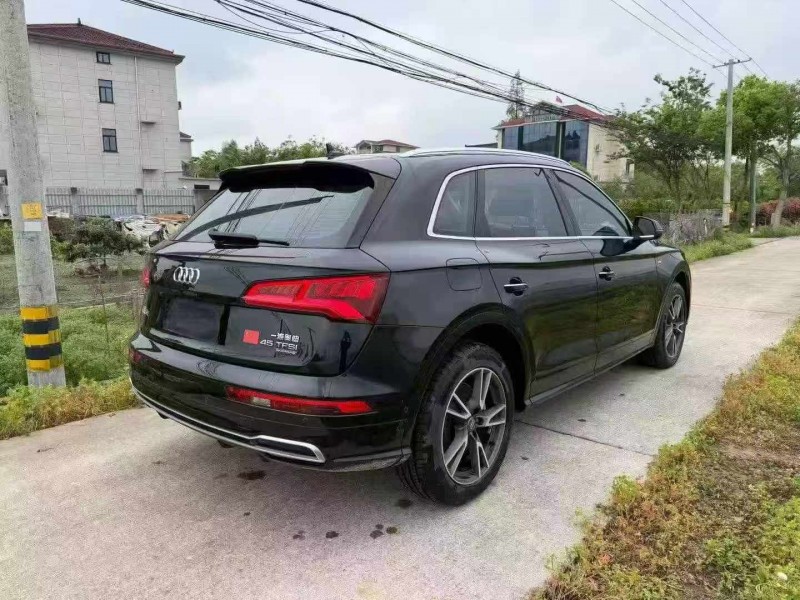 金华20年奥迪Q56