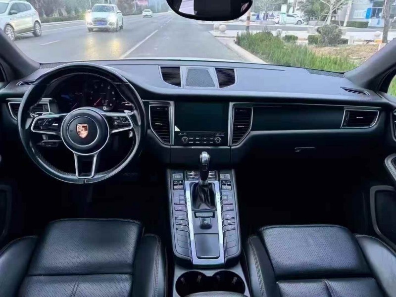 潍坊18年保时捷Macan5