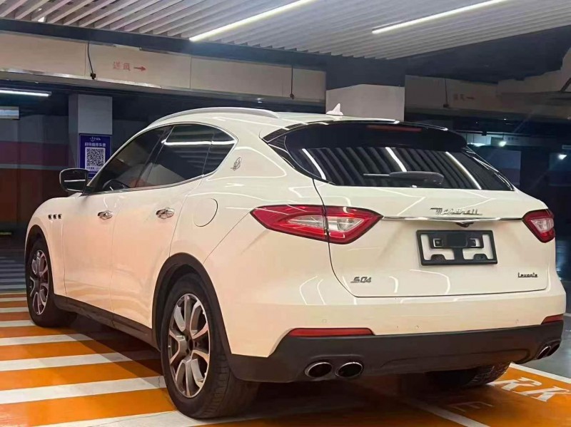 十堰20年玛莎拉蒂Levante8