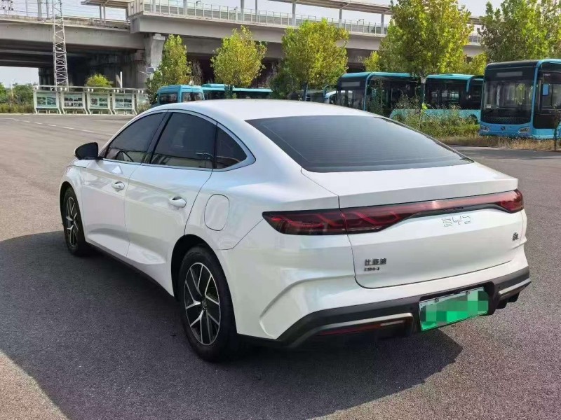 天津25年比亚迪秦9