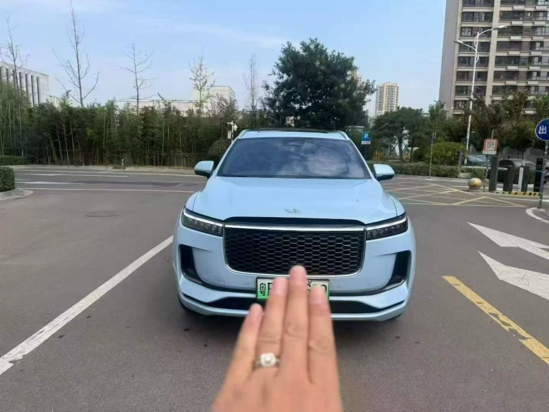 东营22年理想理想ONE1