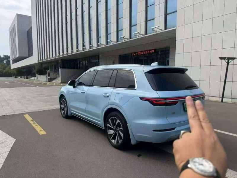 东营22年理想理想ONE8