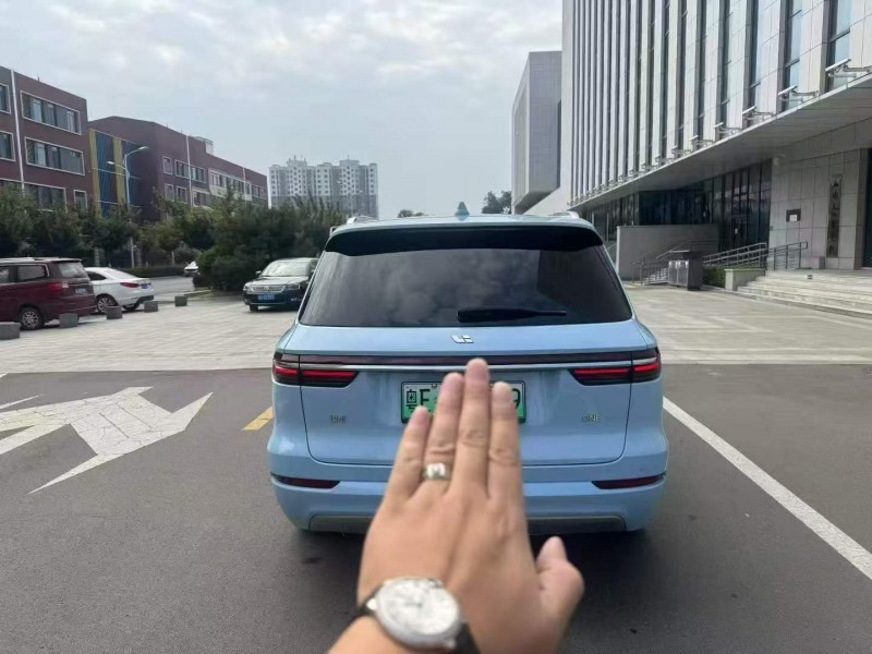 东营22年理想理想ONE9