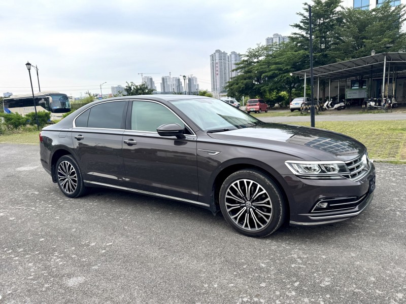 南宁19年大众辉昂2