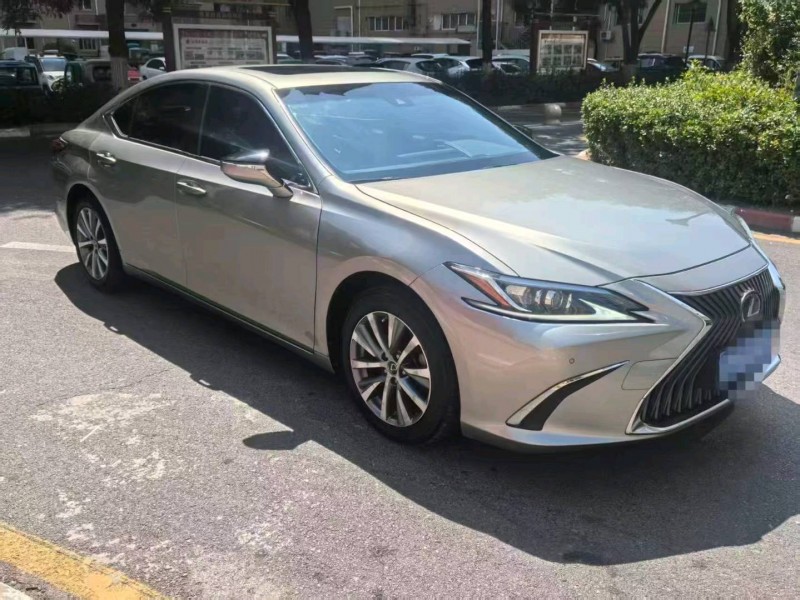 安阳20年雷克萨斯ES2