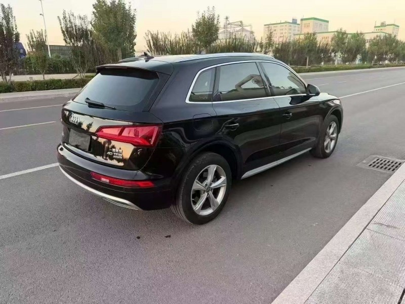 东营19年奥迪Q58