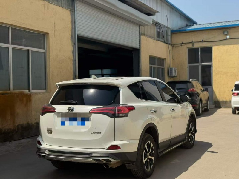 青岛18年丰田RAV4荣放7