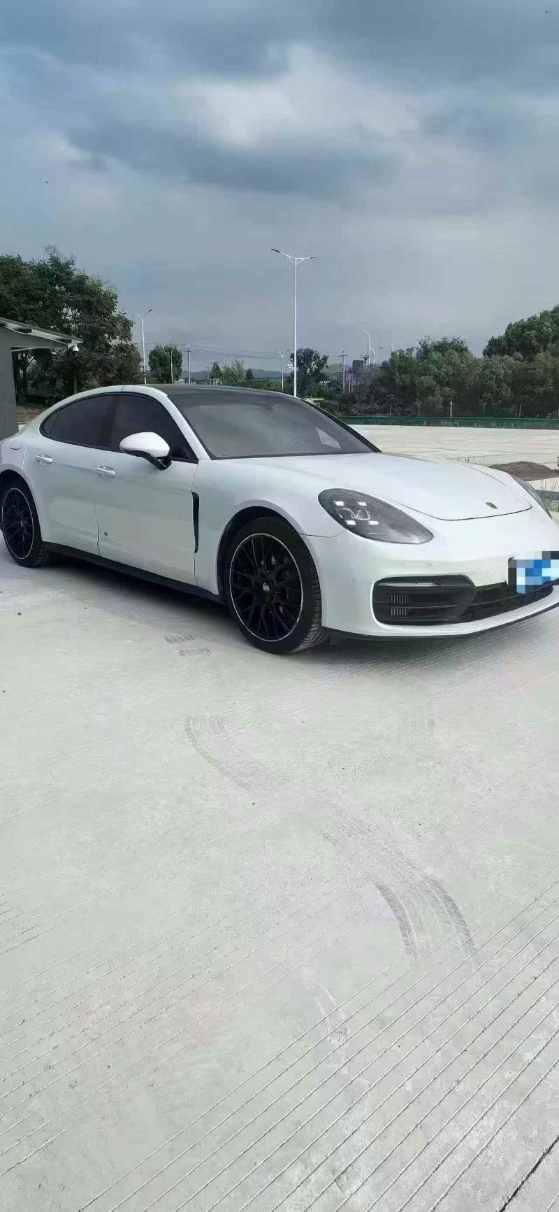湖州23年保时捷帕拉梅拉2