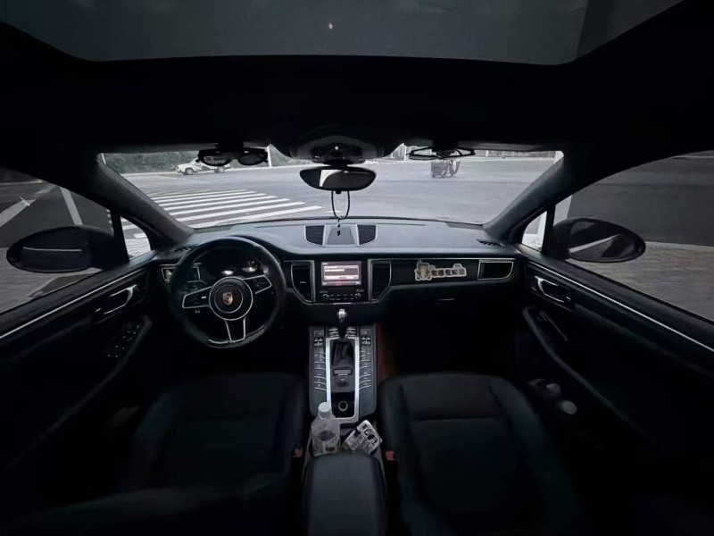 张家口16年保时捷Macan5