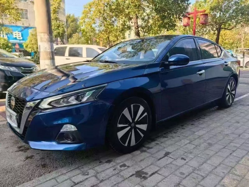 萍乡19年日产天籁3
