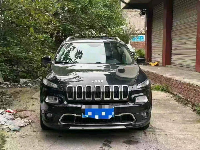 重庆19年Jeep自由光1