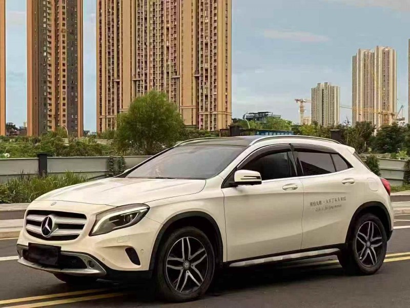 宜昌17年奔驰GLA3