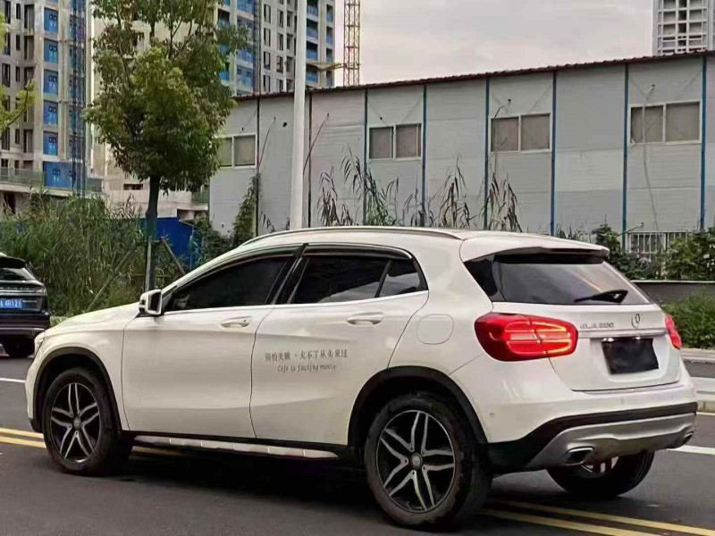 宜昌17年奔驰GLA7