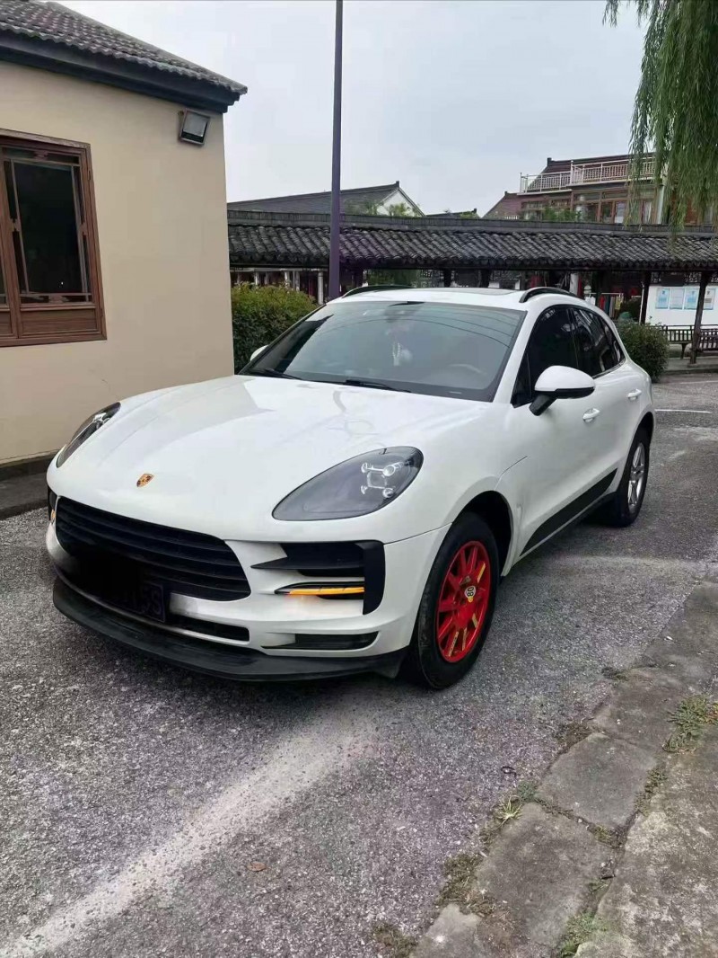 绍兴21年保时捷Macan2