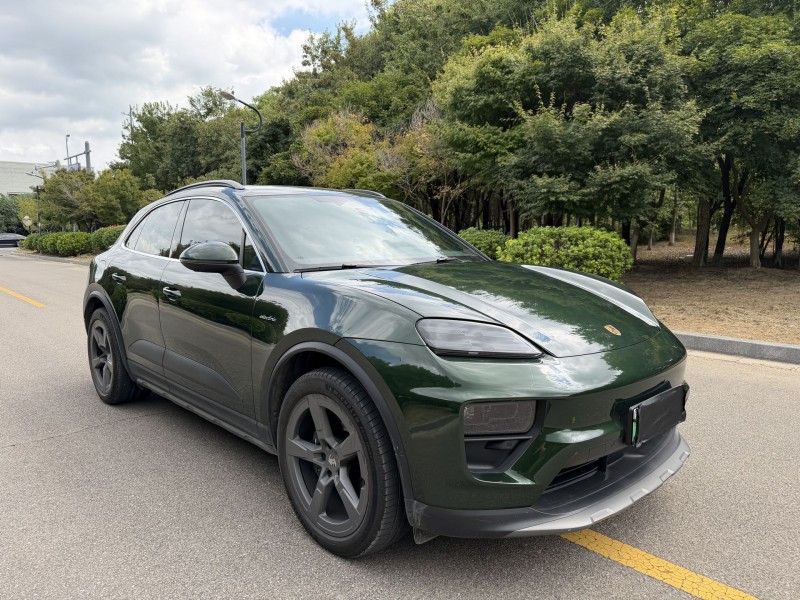 盐城25年保时捷Macan3