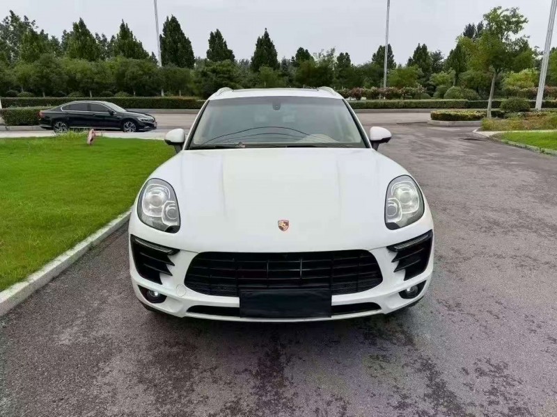 枣庄15年保时捷Macan1