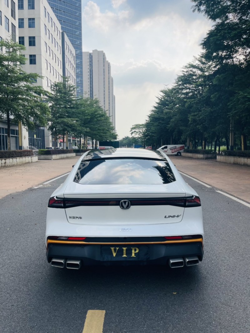 东莞25年长安汽车UNI8