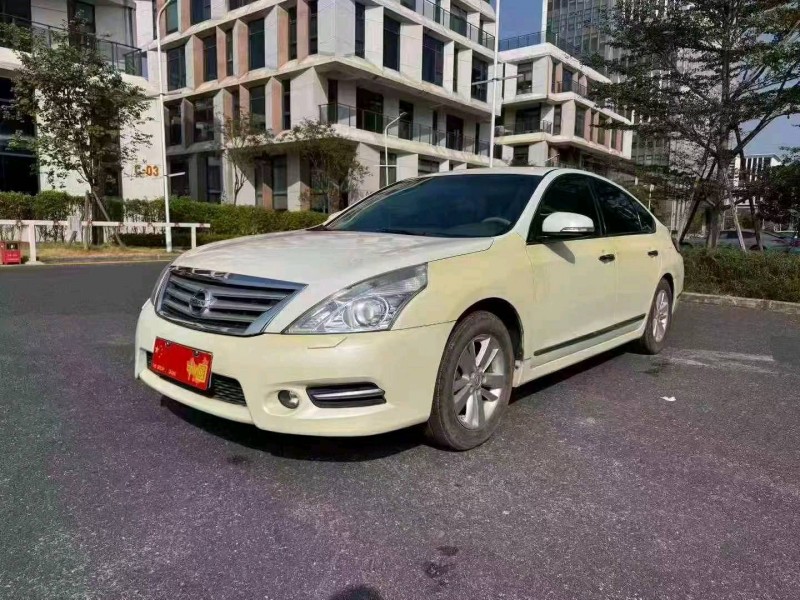 广州12年日产天籁3
