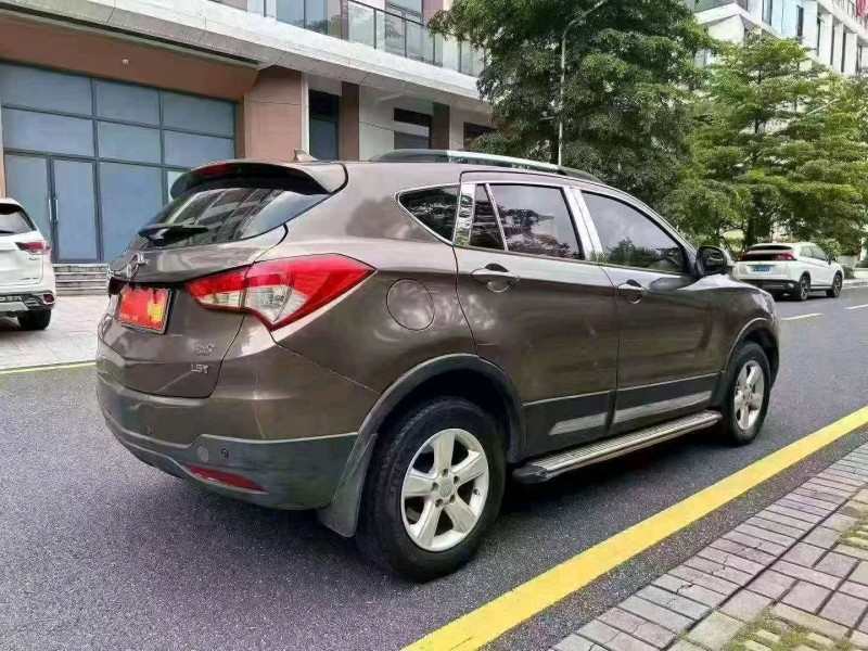广州17年海马S57