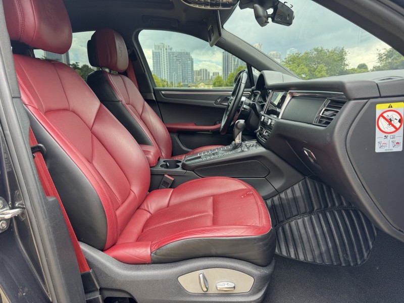 昆明22年保时捷Macan4