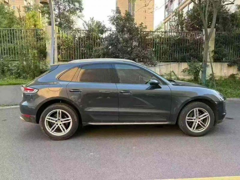 益阳19年保时捷Macan8