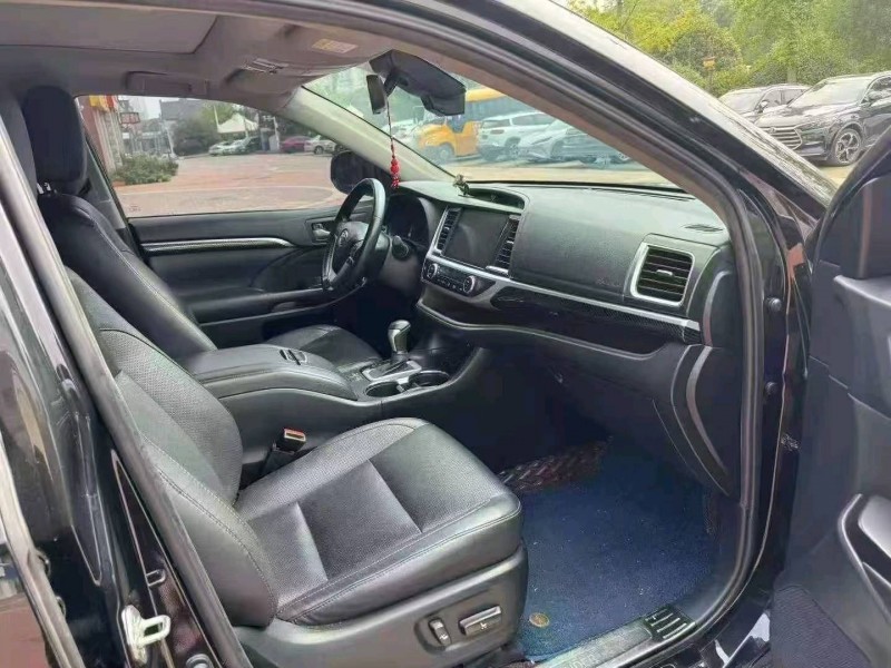 襄阳21年丰田汉兰达8