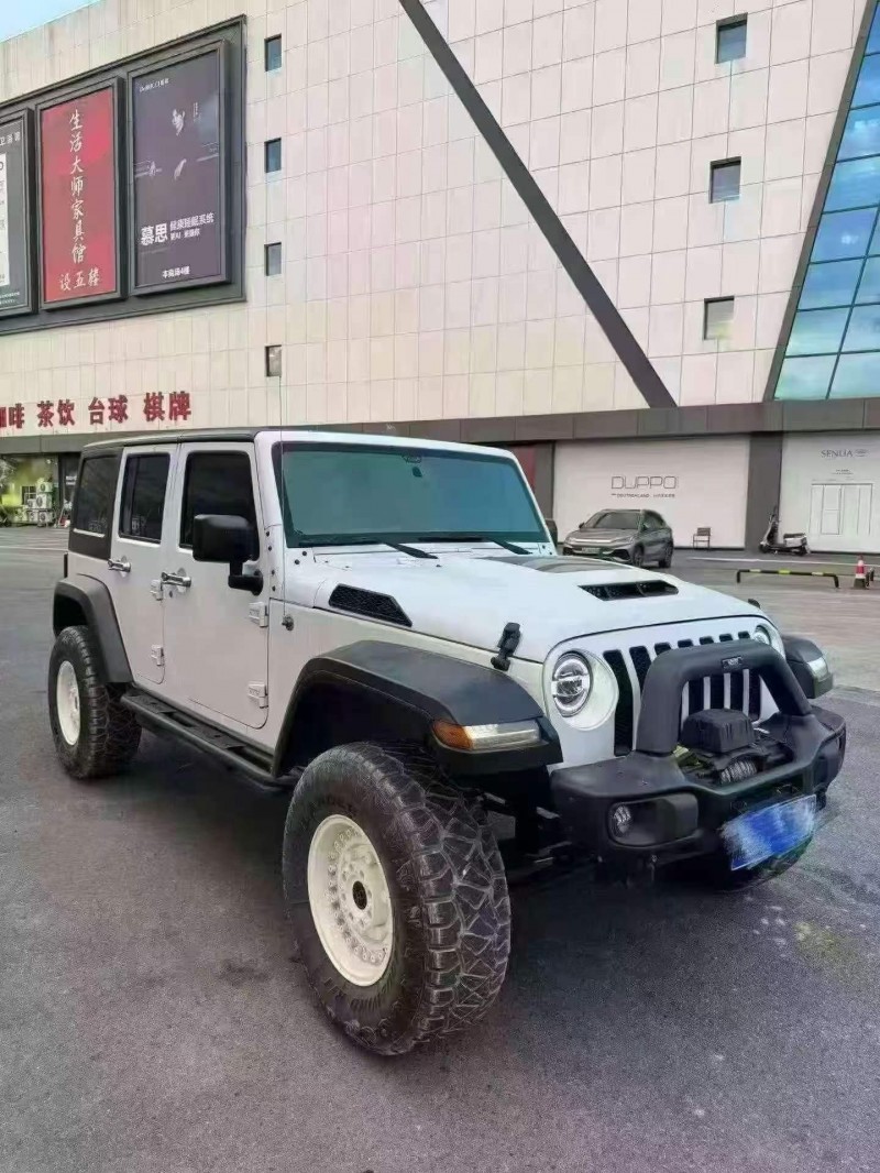青岛17年Jeep牧马人2