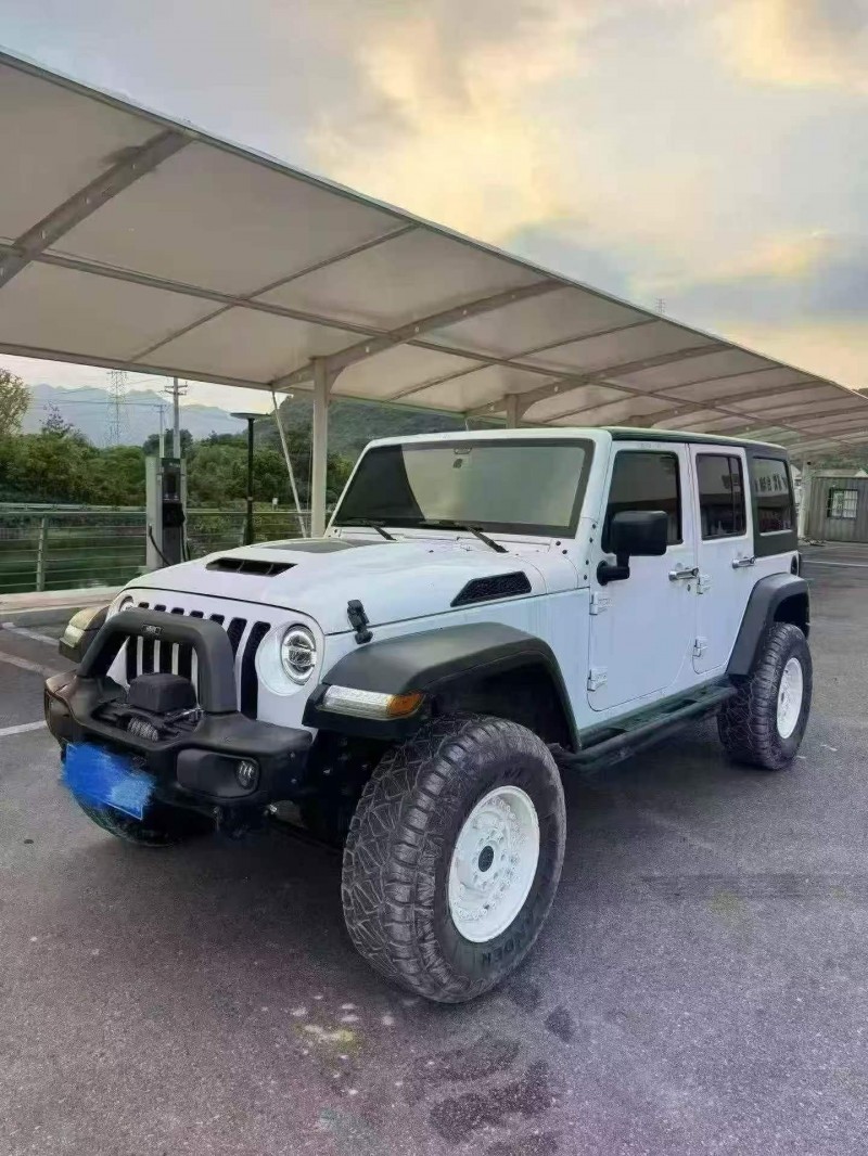 青岛17年Jeep牧马人3