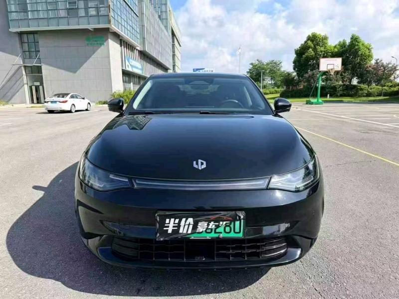 无锡25年零跑汽车C011