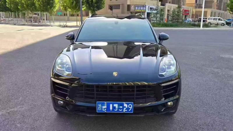 秦皇岛15年保时捷Macan1