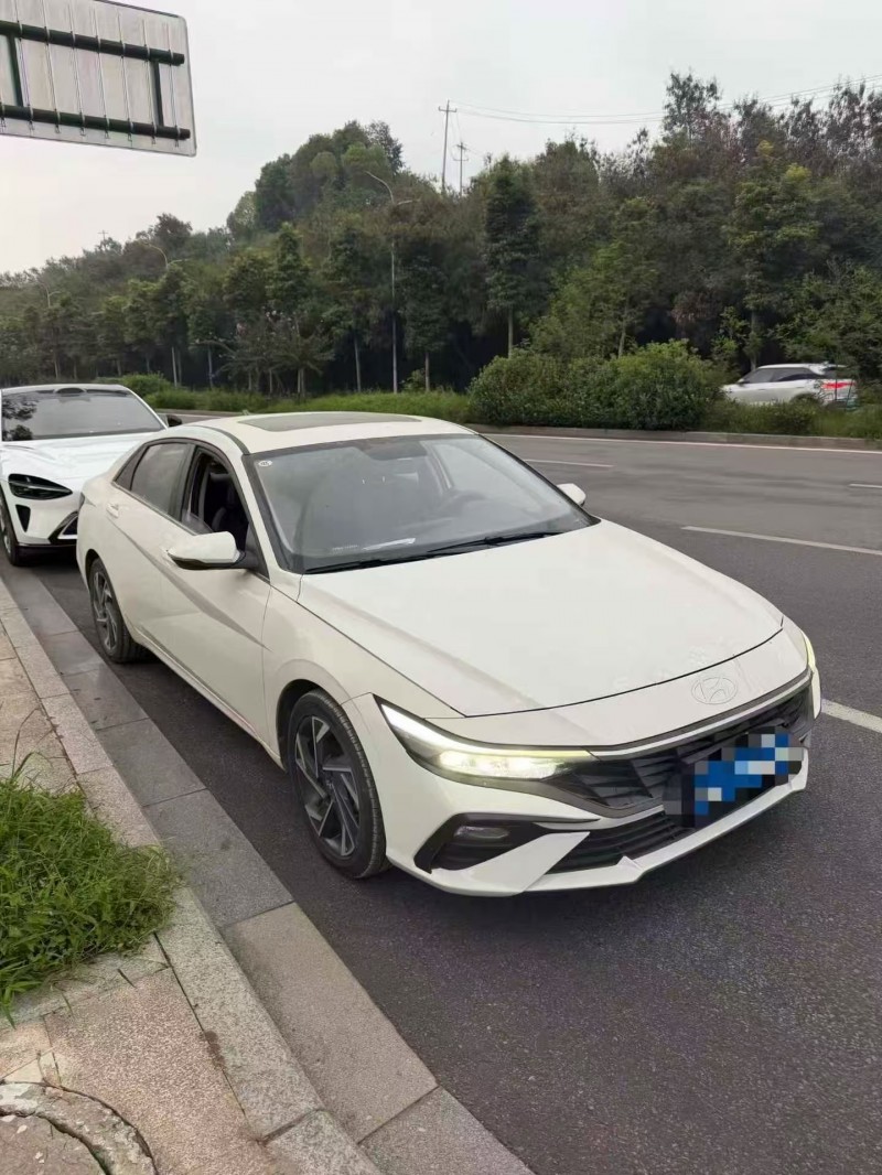 重庆23年现代伊兰特2