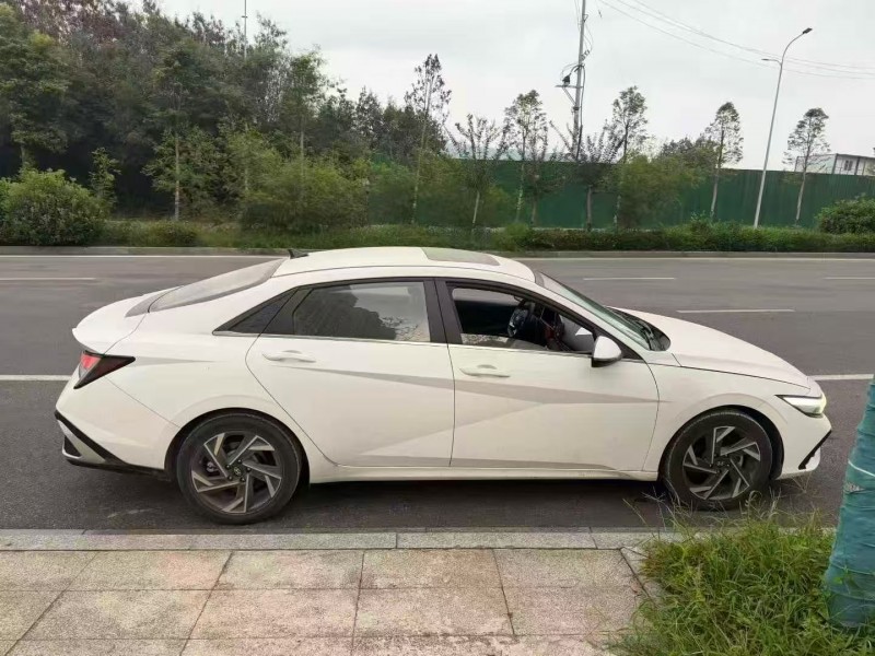 重庆23年现代伊兰特3