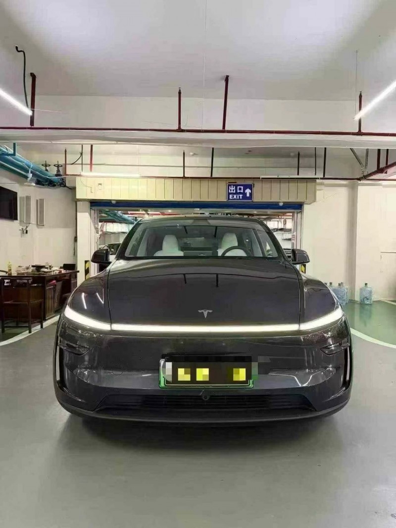深圳25年特斯拉MODEL Y1