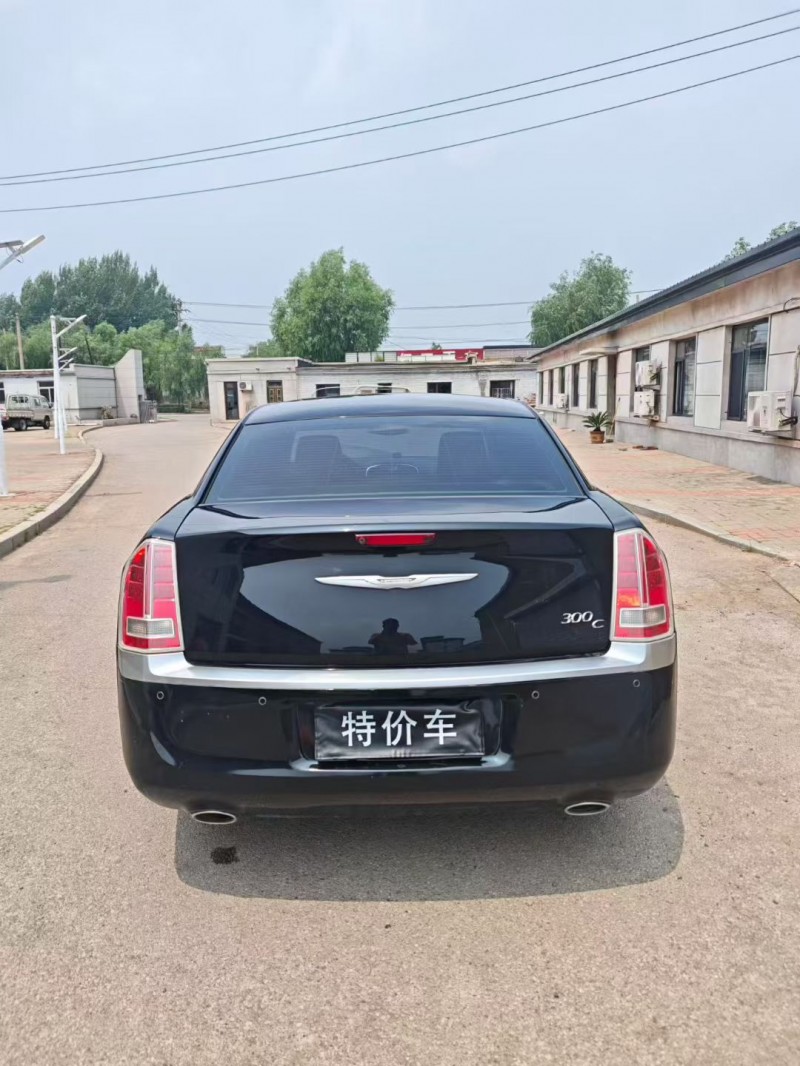 朝阳13年克莱斯勒300C2