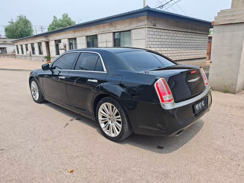 朝阳13年克莱斯勒300C9