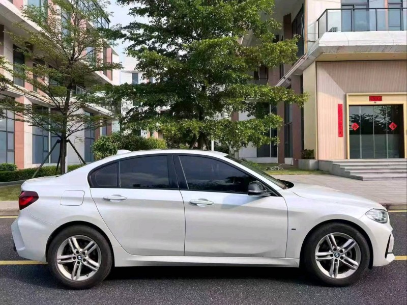 广州23年宝马1系4