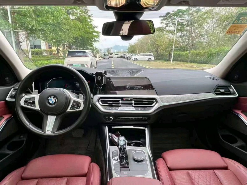 广州22年宝马3系9