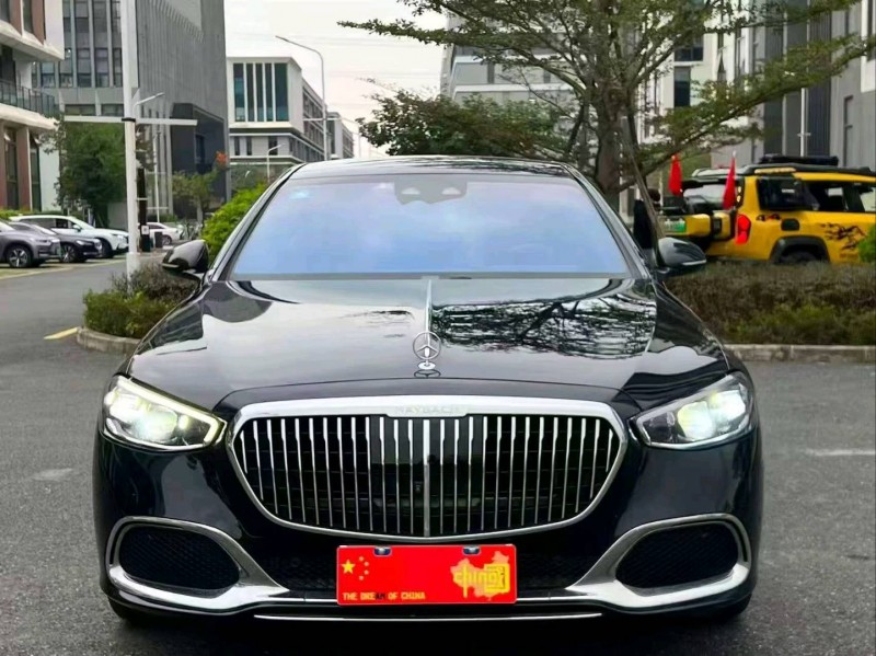 广州23年奔驰迈巴赫S级1