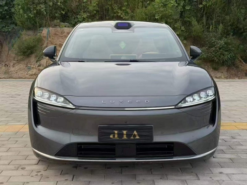 保定25年华为智选智界1