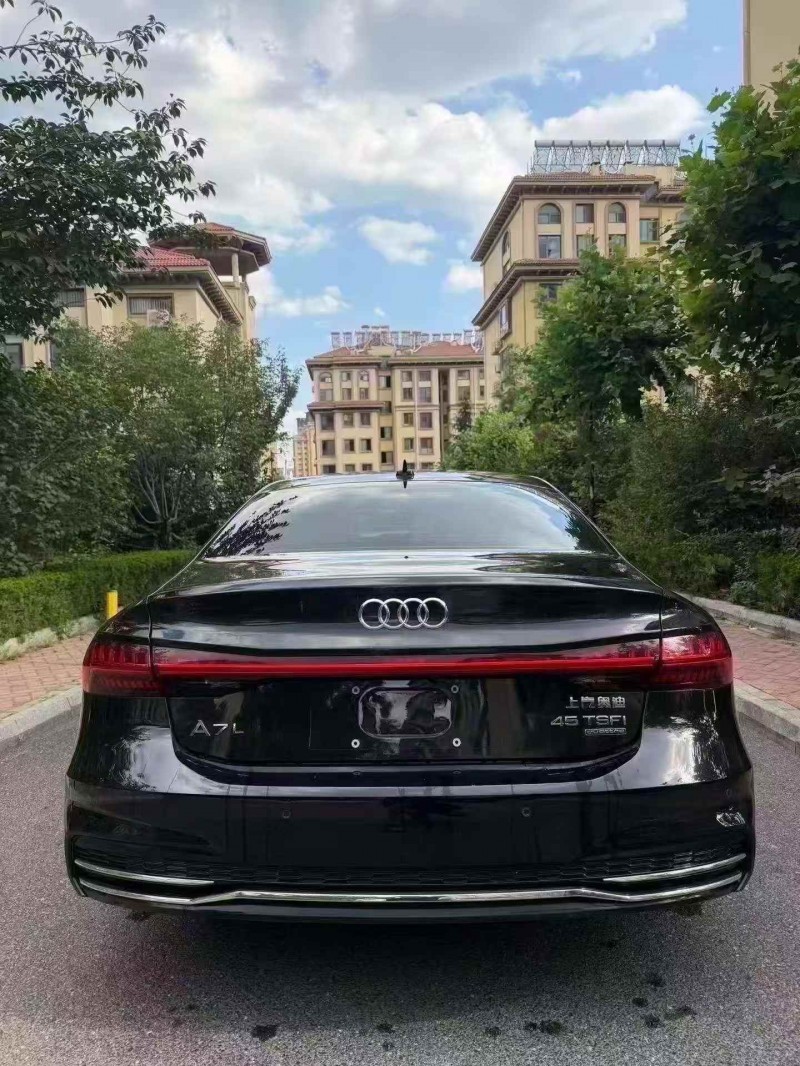 东营24年奥迪A7L8