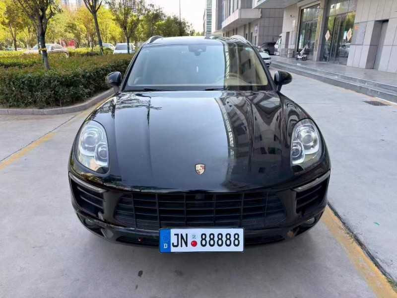 济宁17年保时捷Macan1