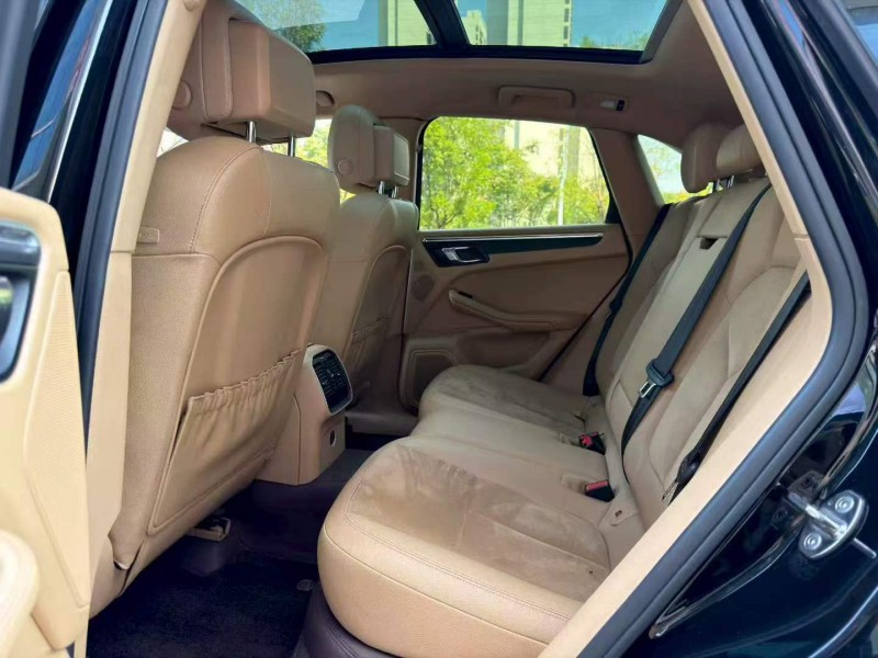 济宁17年保时捷Macan4