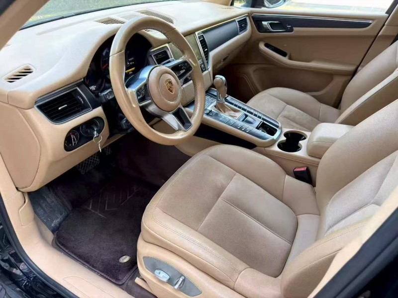 济宁17年保时捷Macan6