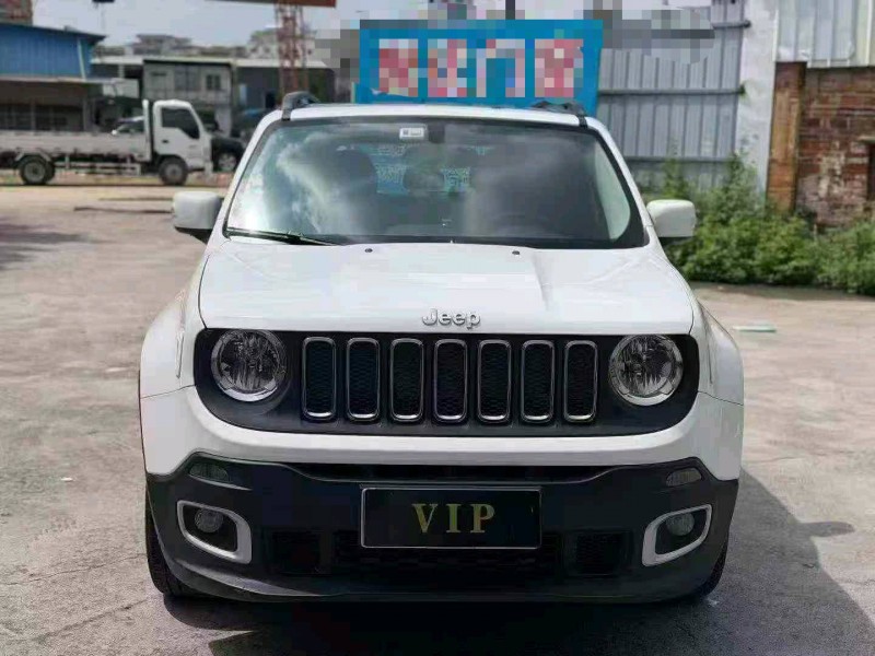 南宁19年Jeep自由侠1