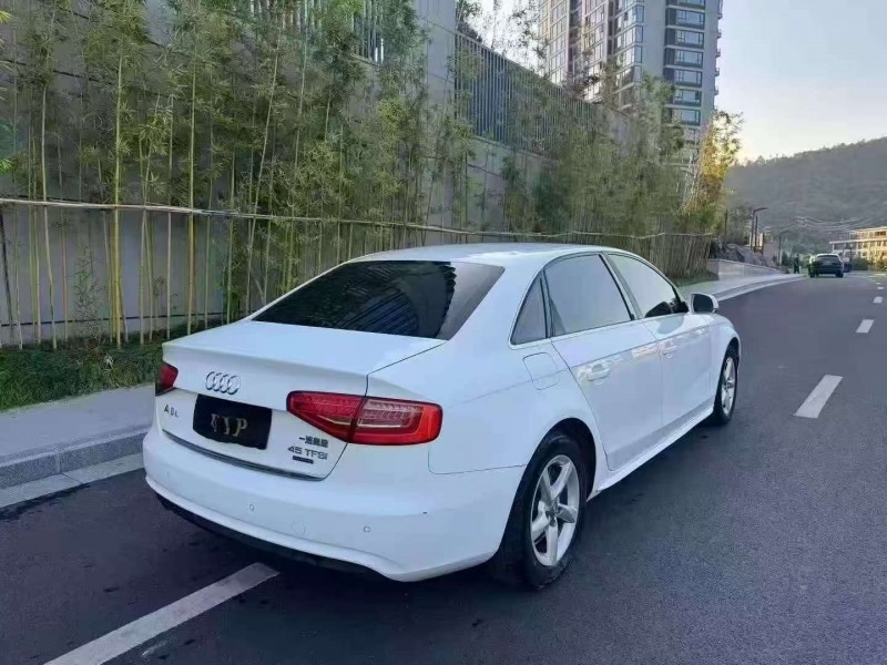 绍兴16年奥迪A4L8